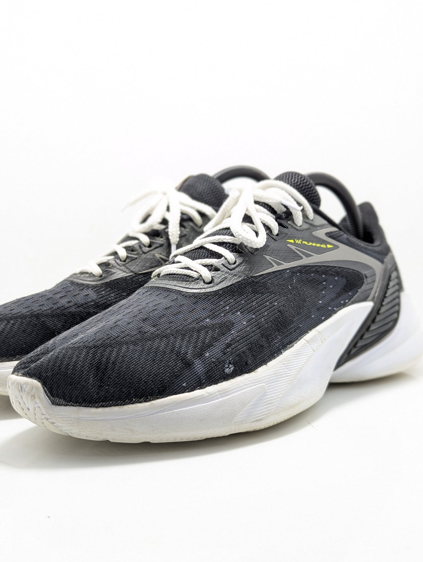 361 Running black shoes